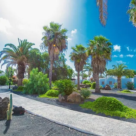 Brisas Complex, 104